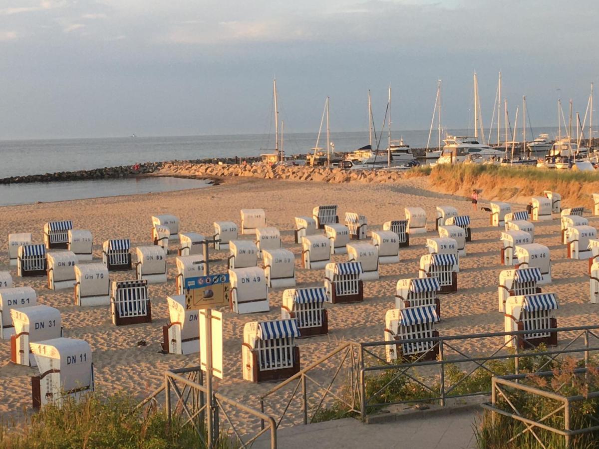 Fewo Strandstrasse - Fuehrt Auf Die Schoene Ostsee-Seebruecke Kuehlungsborn Exterior foto